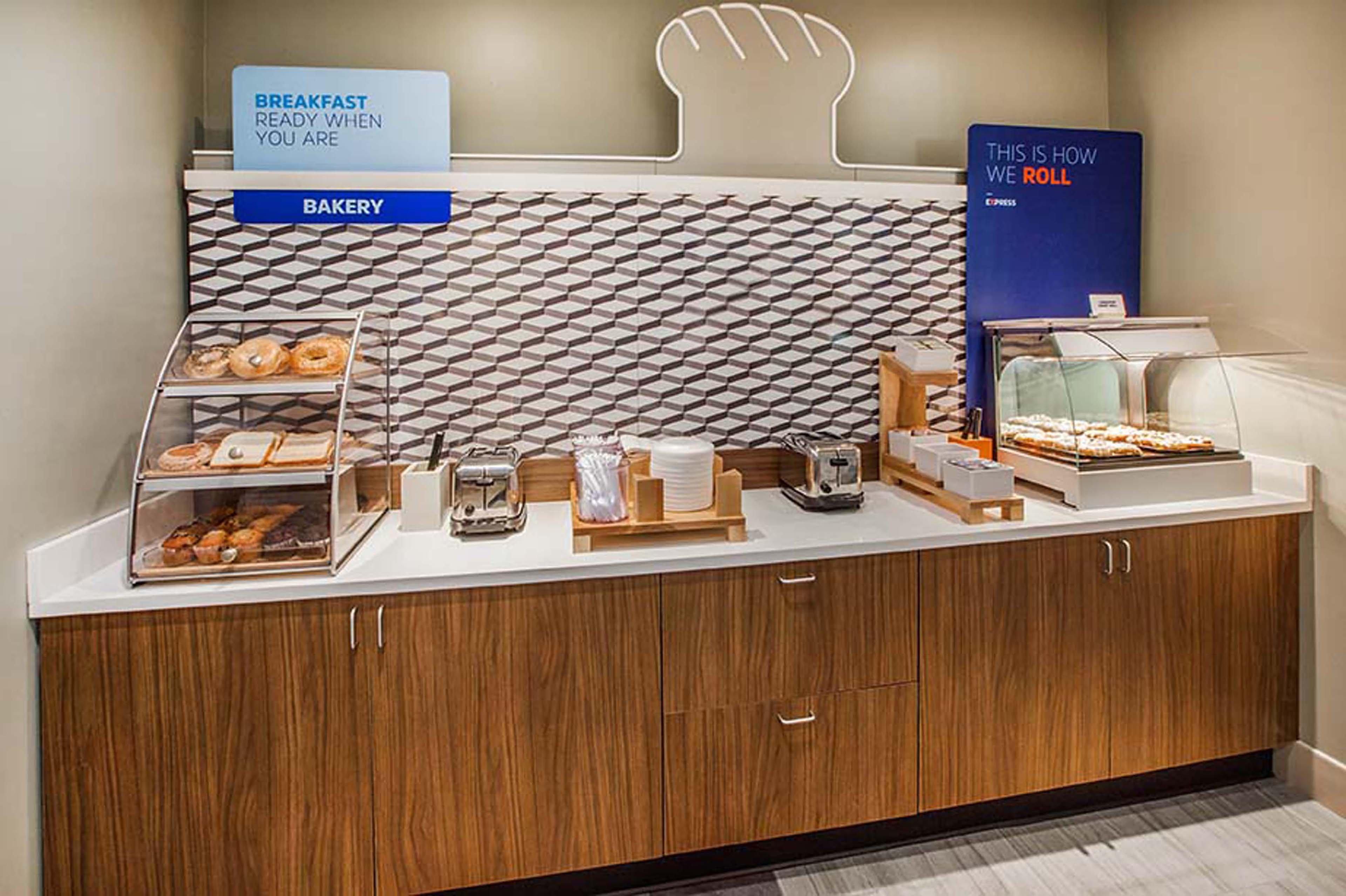 Holiday Inn Express Hotel & Suites Columbia-I-20 At Clemson Road By Ihg Buitenkant foto